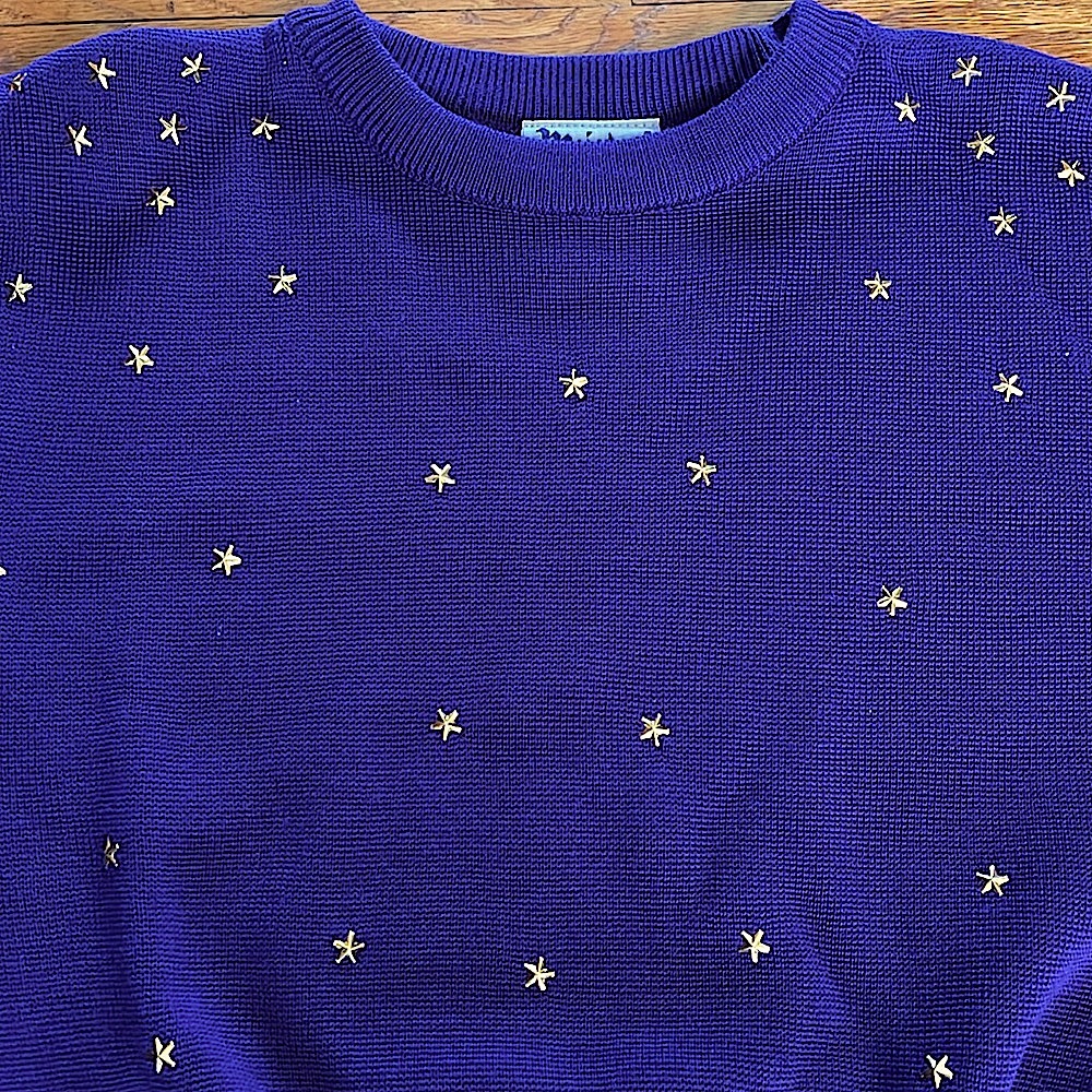 🟣EUC QualityMeisterSweater.Vibrant Purple&GoldToneStars.Ski ApresSki& AnytimeS:S